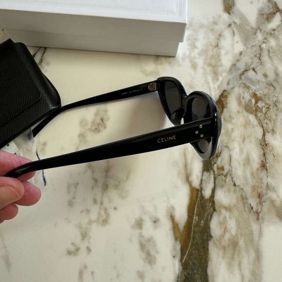 Brand new in box Celine sunglasses CL40220U 01A - Picture 5 of 9